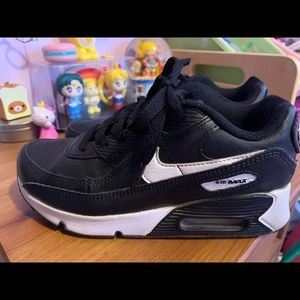 NIKE Air Max size 2.5 Youth (Girl)